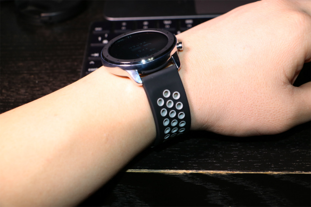 Amazfit GTR 47mmレビュー】普通の腕時計のようなスマートウォッチ | スマウォッチ